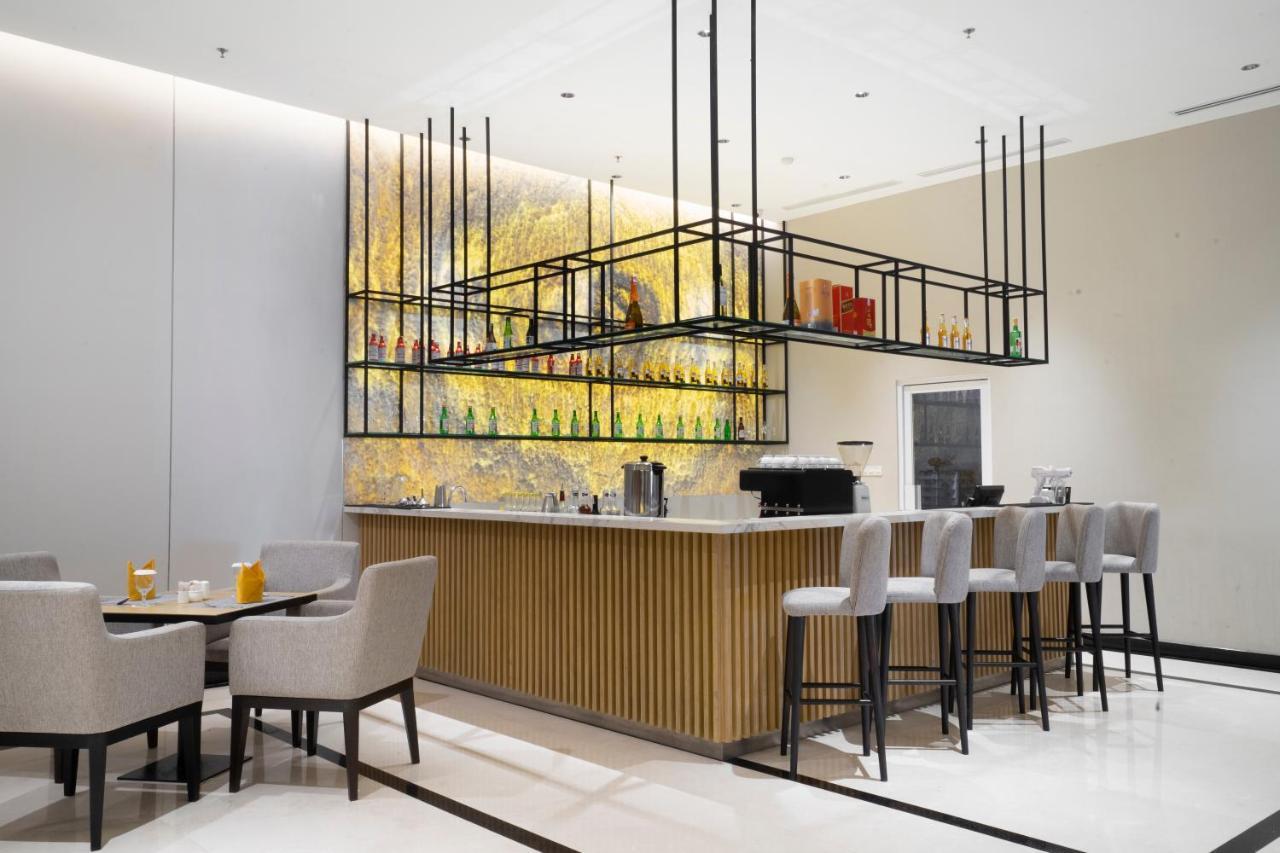 Hotel Golden Tulip Pontianak Exterior foto