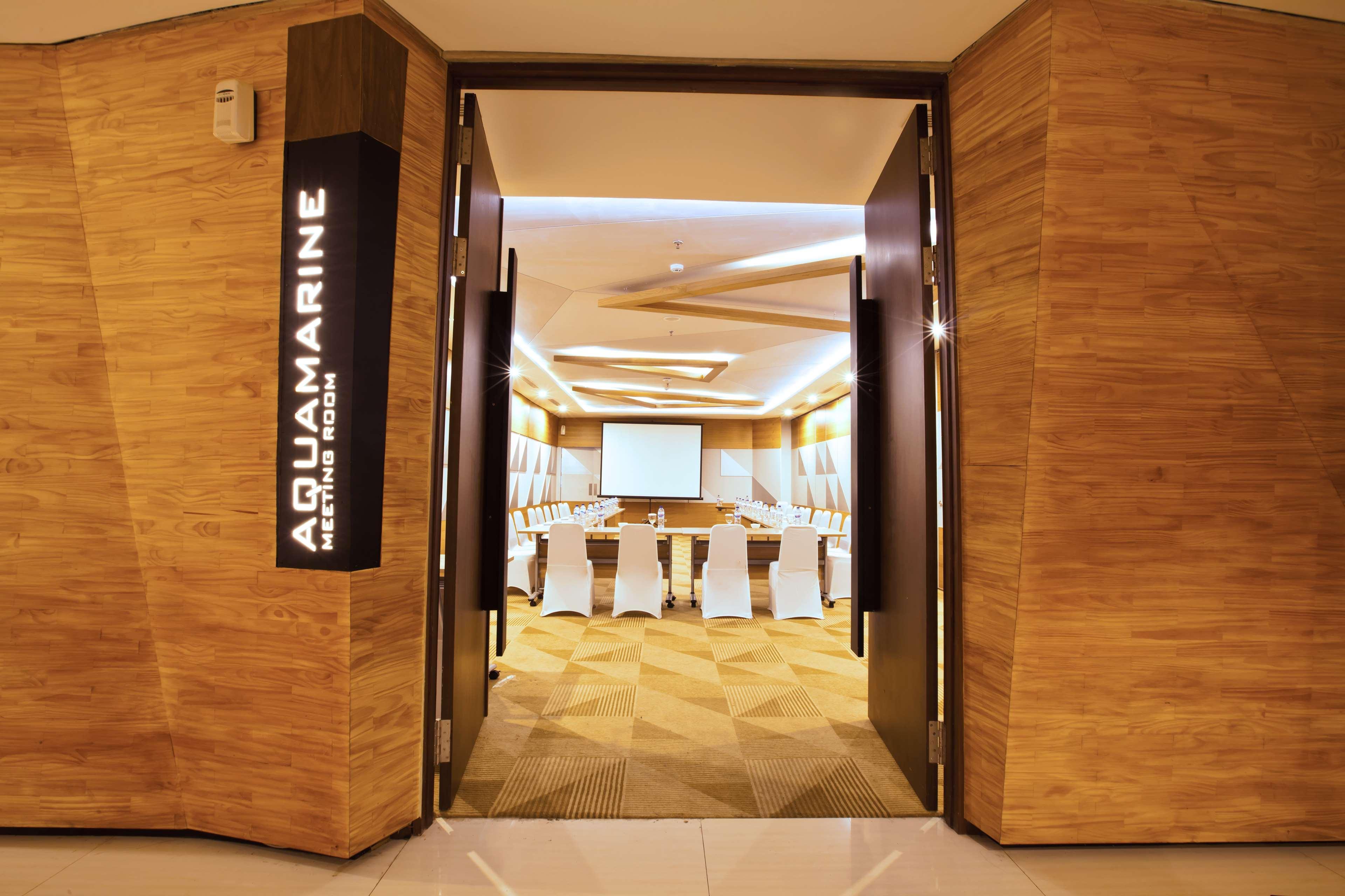 Hotel Golden Tulip Pontianak Exterior foto