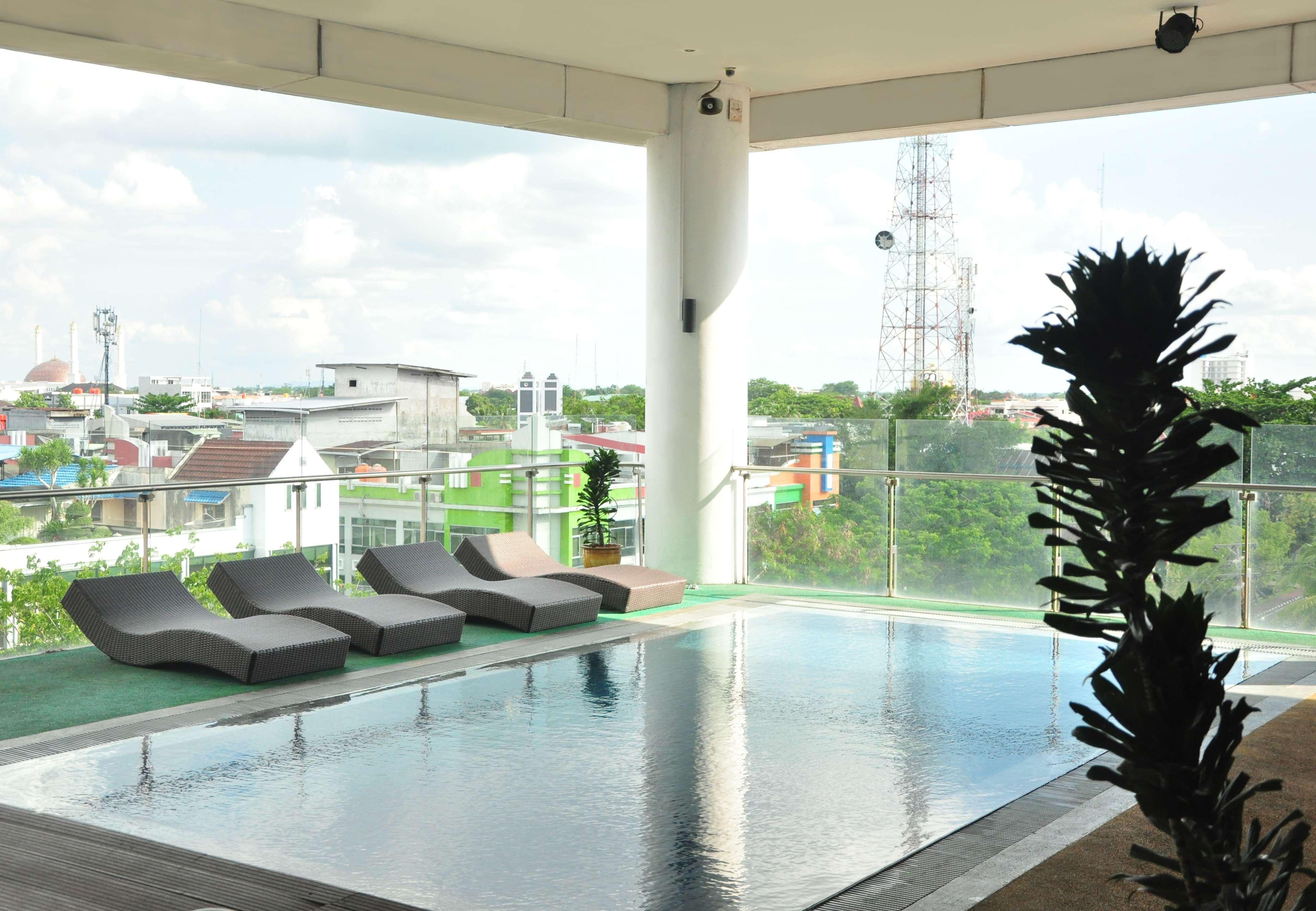 Hotel Golden Tulip Pontianak Exterior foto
