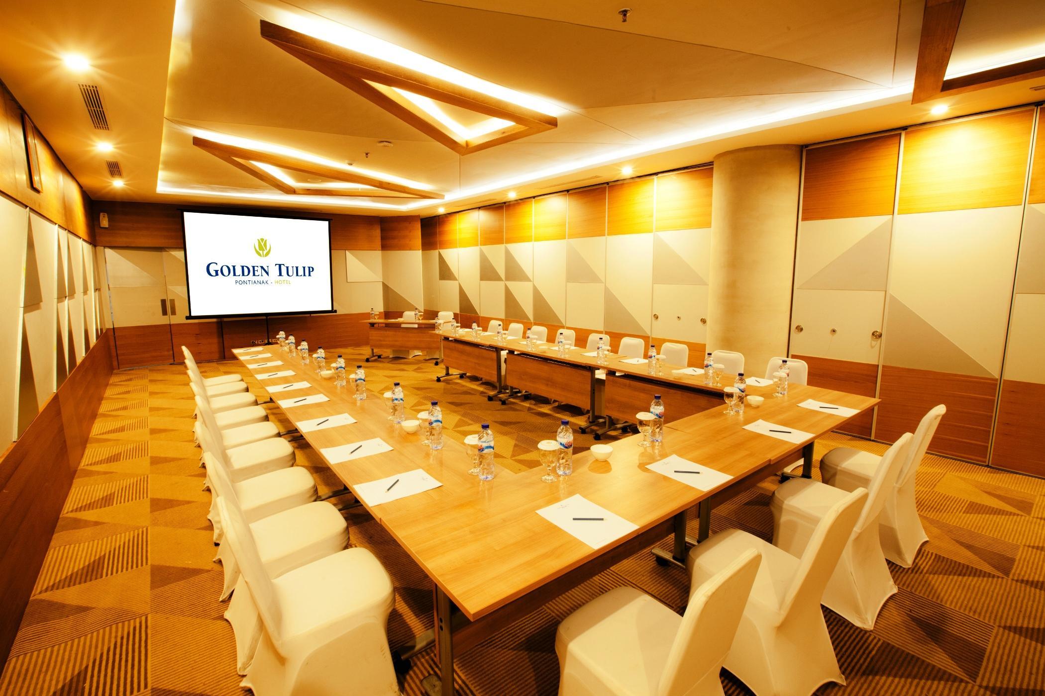Hotel Golden Tulip Pontianak Exterior foto
