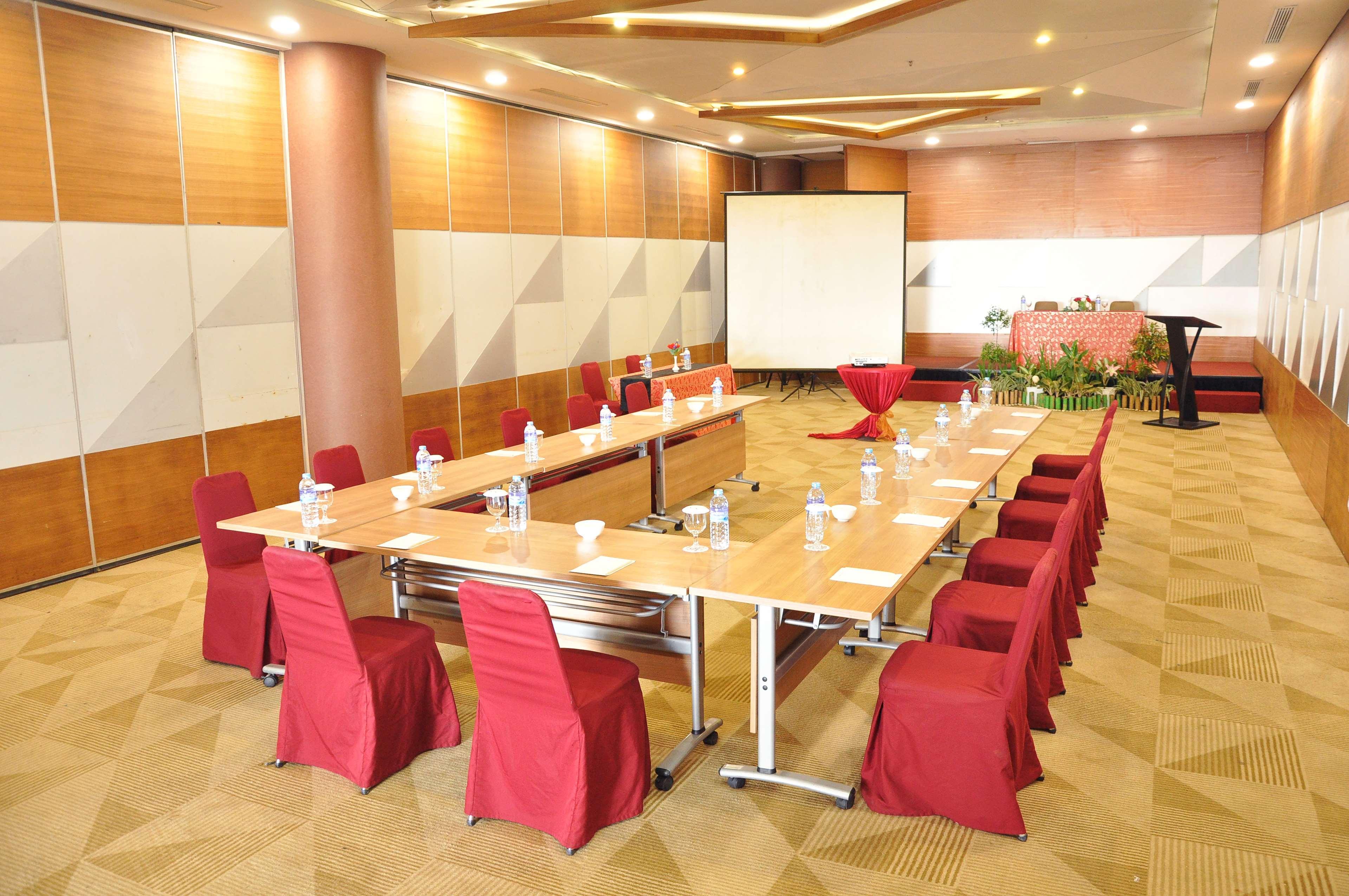 Hotel Golden Tulip Pontianak Exterior foto