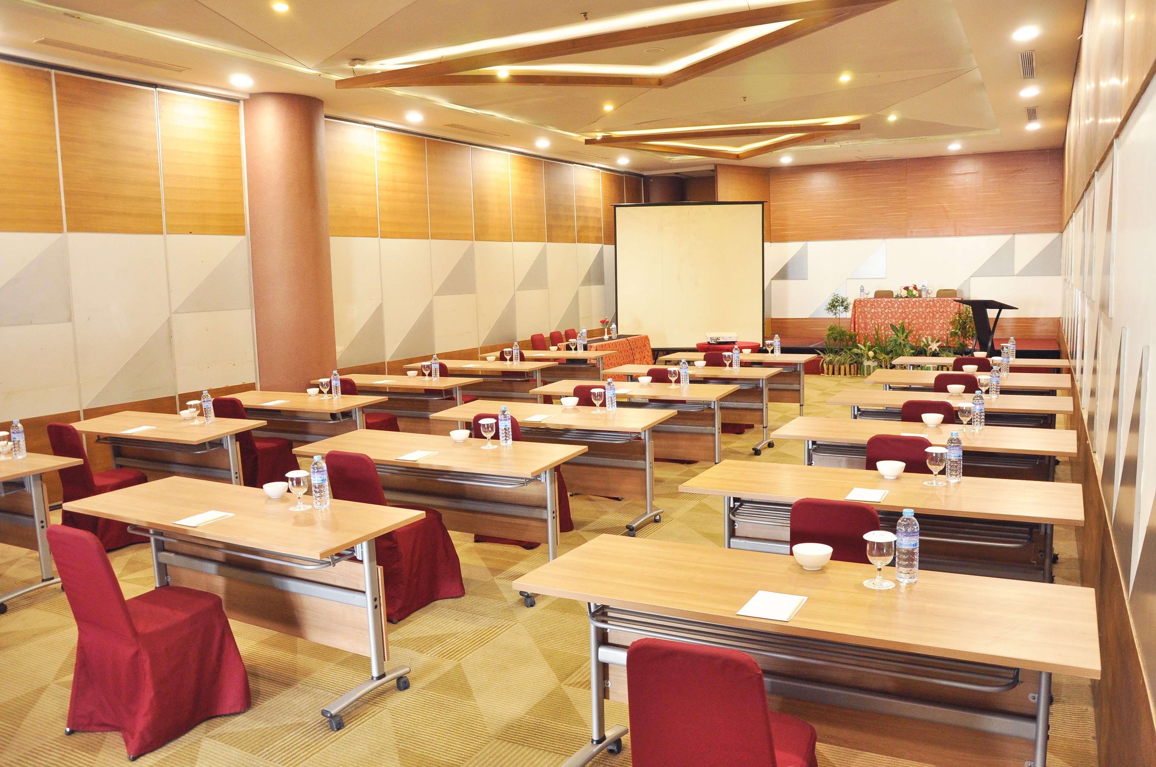 Hotel Golden Tulip Pontianak Exterior foto
