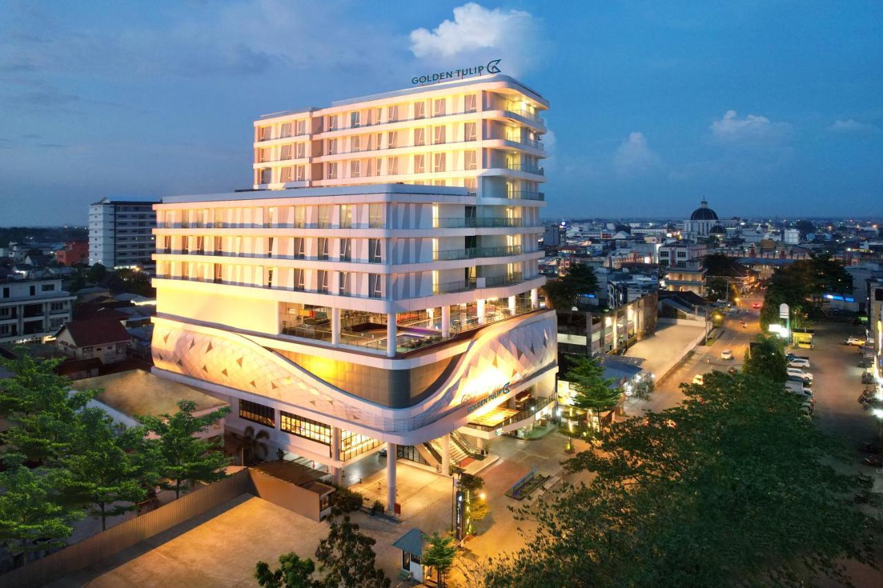 Hotel Golden Tulip Pontianak Exterior foto