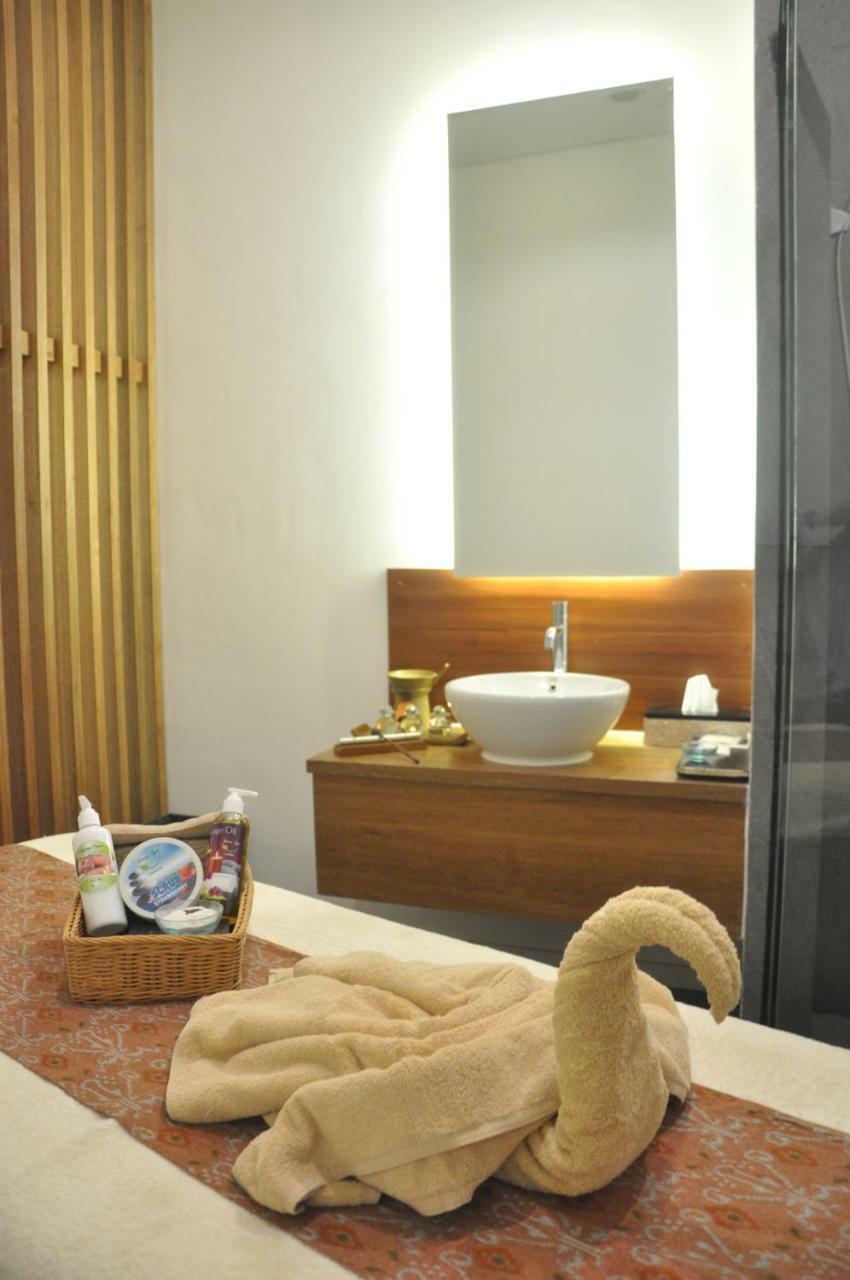 Hotel Golden Tulip Pontianak Exterior foto